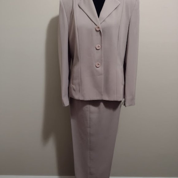 Ingenuity, 2pc Pant Suit, Beige Color, Size-12, Dry Cleaned - Picture 1 of 8